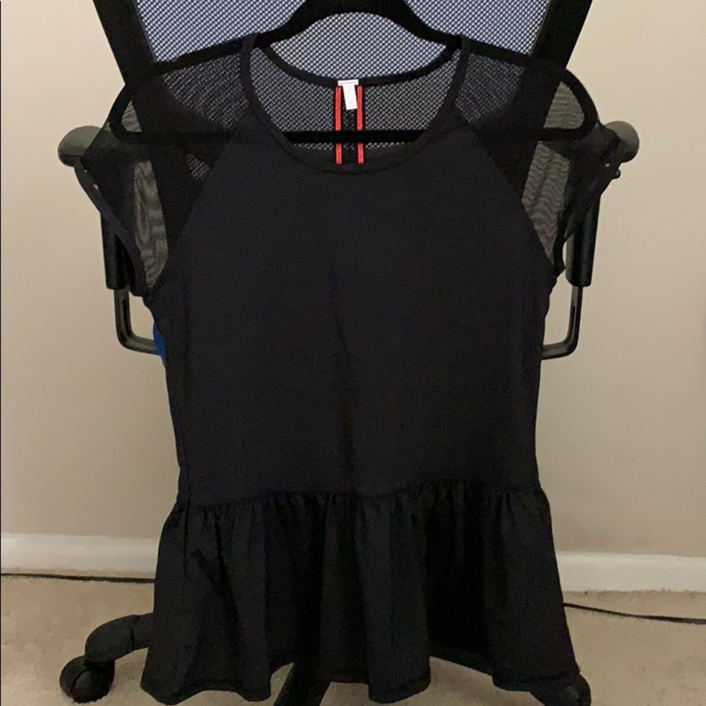 AEO athletic shirt with mesh